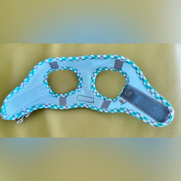 LIKE NEW, Cute blue dog or puppy harness. Used only two times!! - Picture 4 of 8